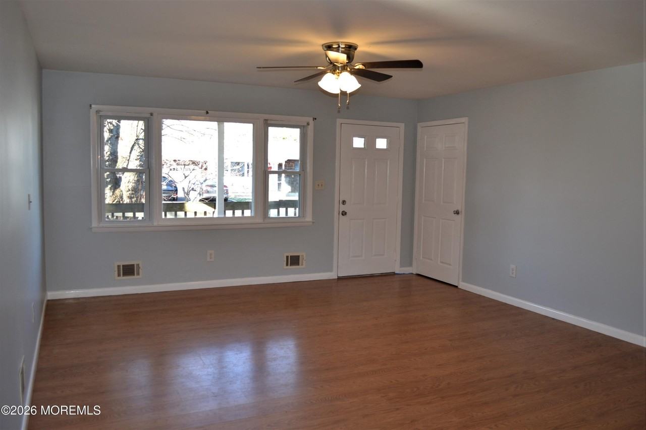 456 Hulse Ave - Photo 7 of 26