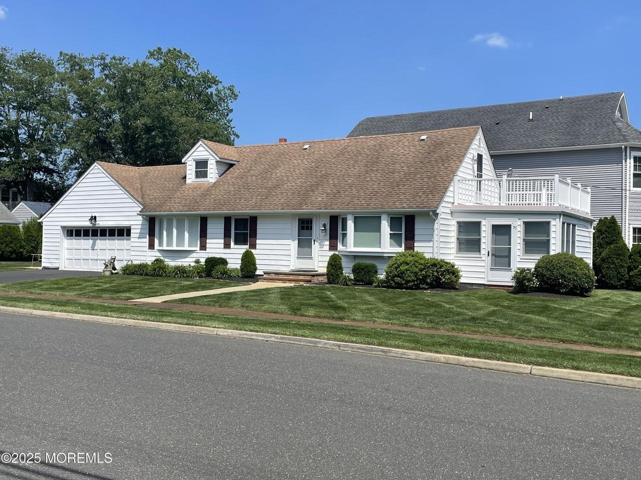 300 4th Ave