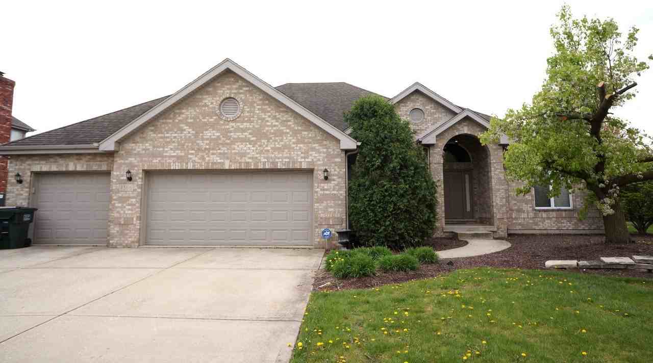 8566 Huckins Dr