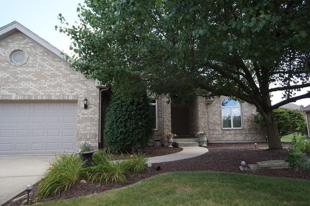 8566 Huckins Dr - Photo 4 of 27