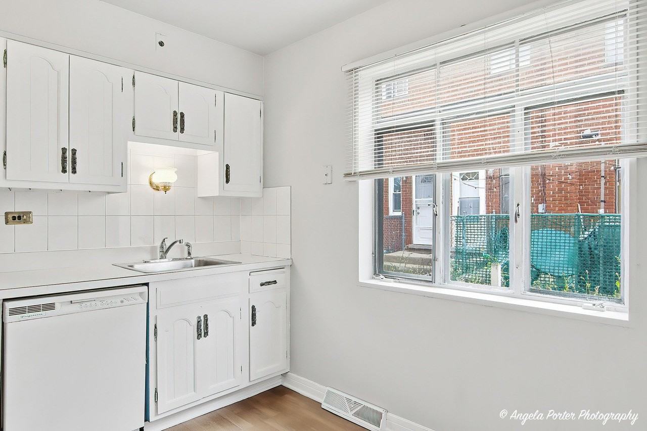 4912 Crain St #B - Photo 7 of 16