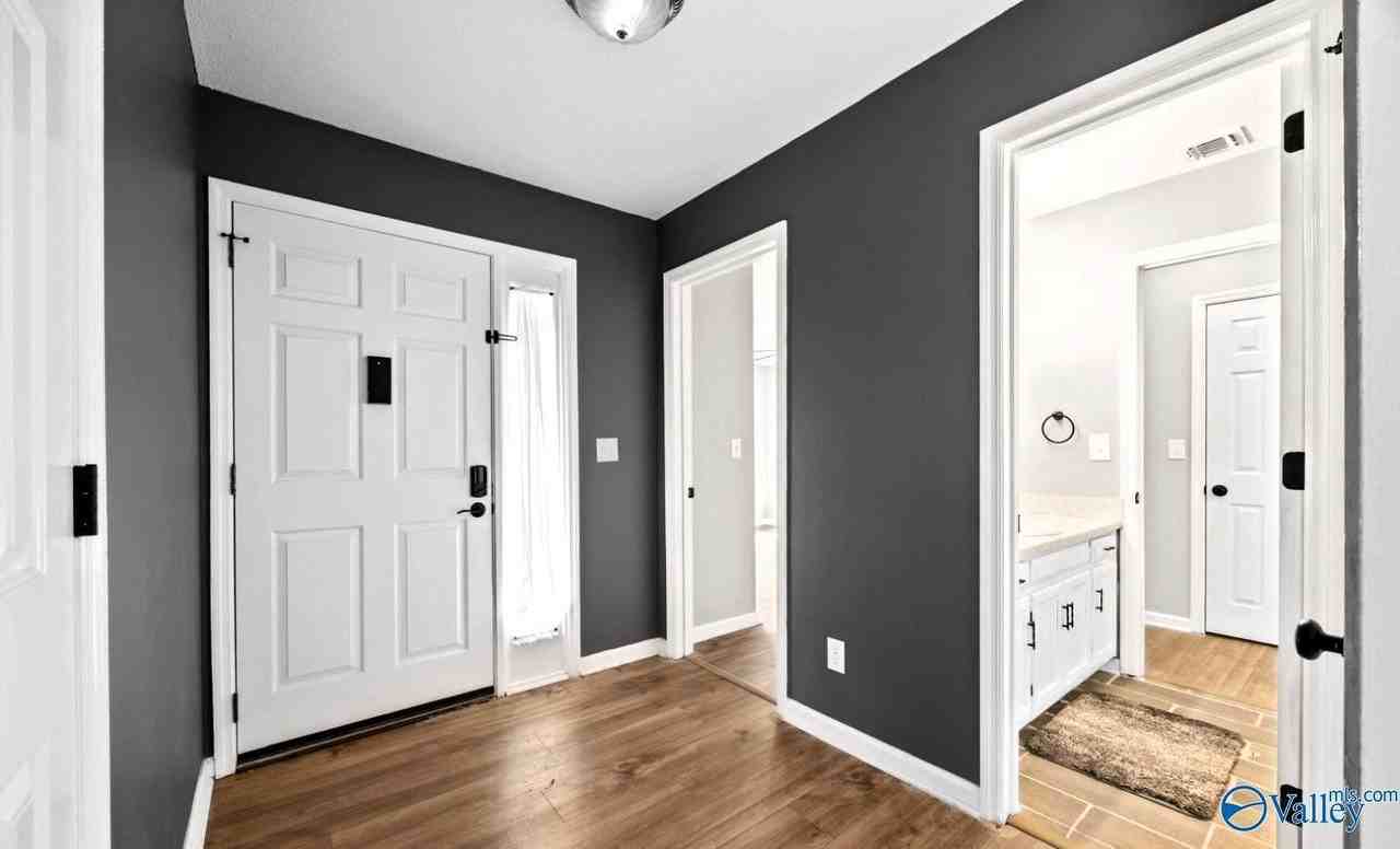 2080 Woodlawn Dr Sw #2080 - Photo 4 of 16
