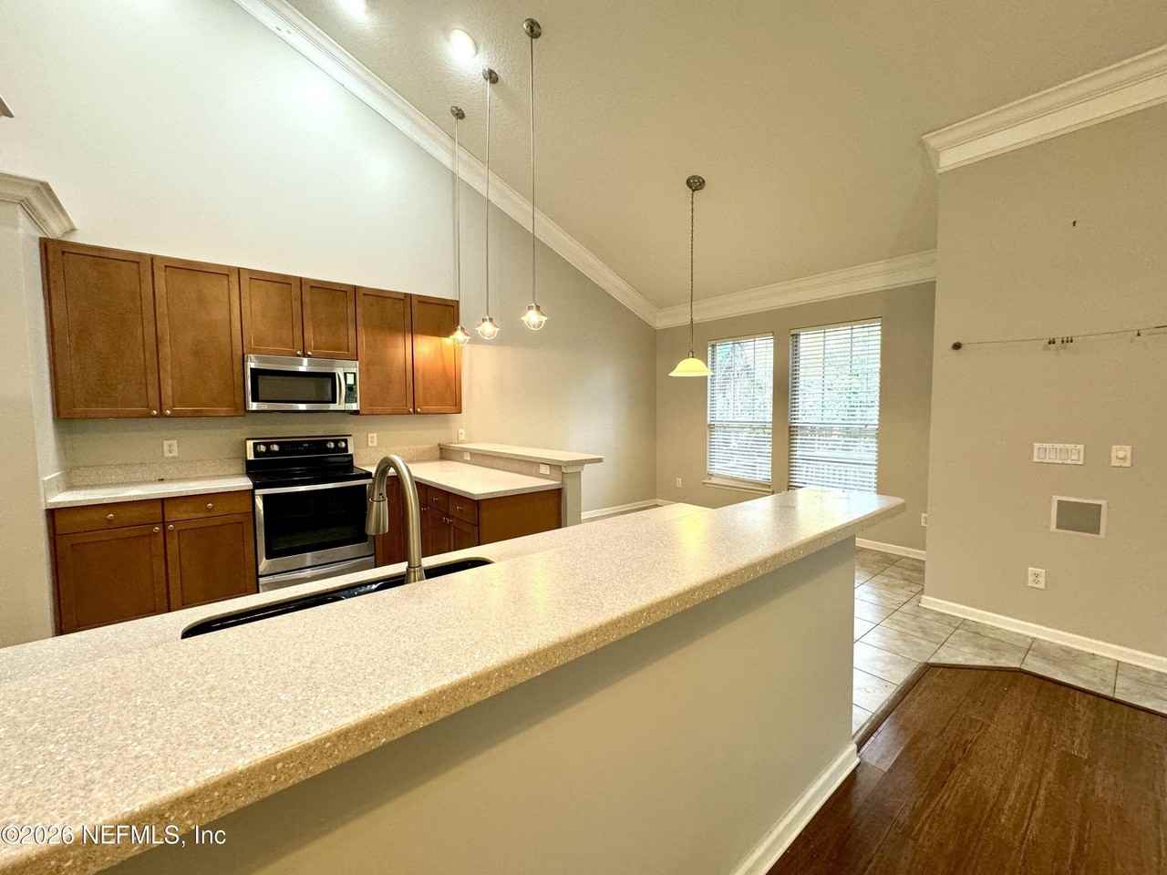 900 Paradise Ln - Photo 2 of 25