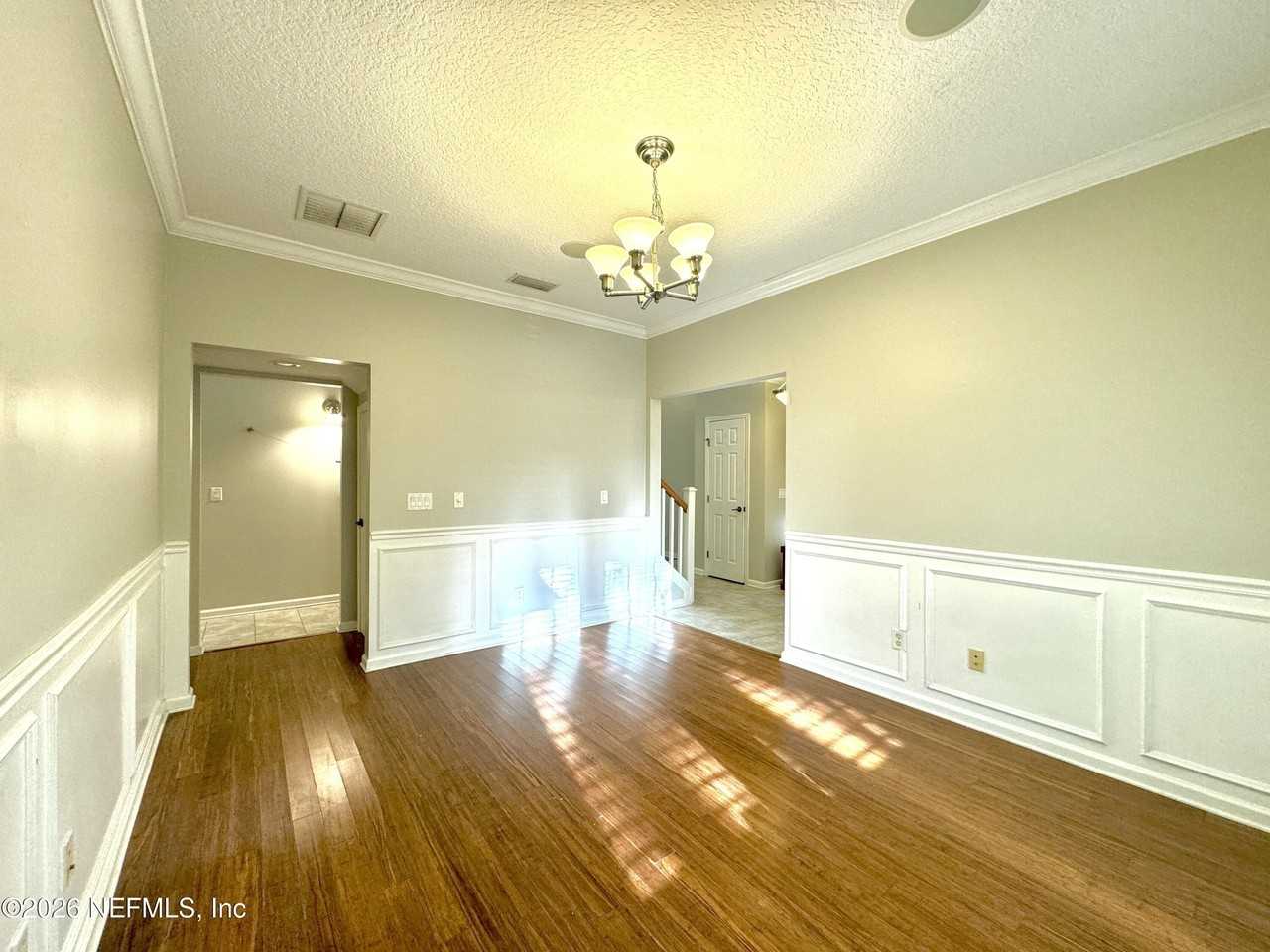 900 Paradise Ln - Photo 7 of 25