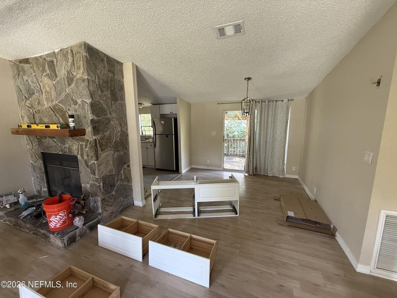 7922 Hastings St - Photo 2 of 14