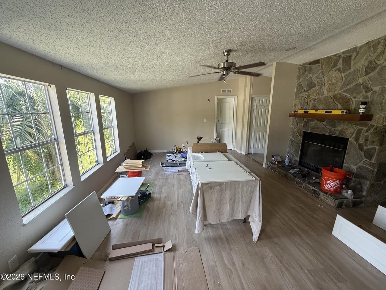7922 Hastings St - Photo 3 of 14