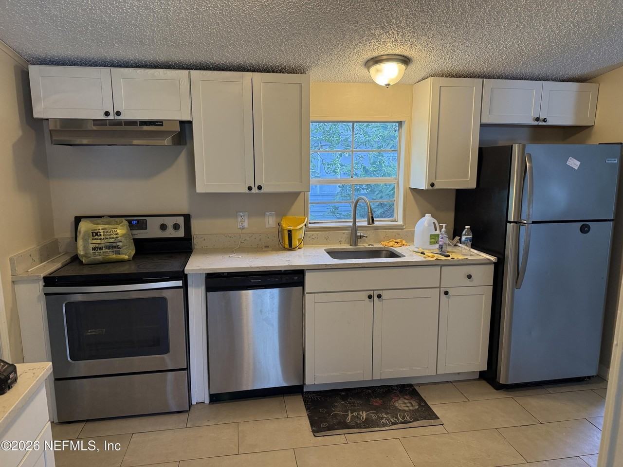 7922 Hastings St - Photo 4 of 14