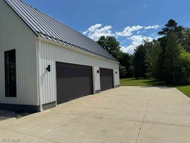 14827 Caves Rd - Photo 2 of 17