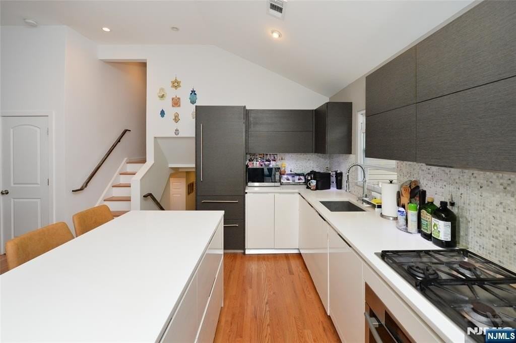 38-55 Van Riper Pl - Photo 7 of 22