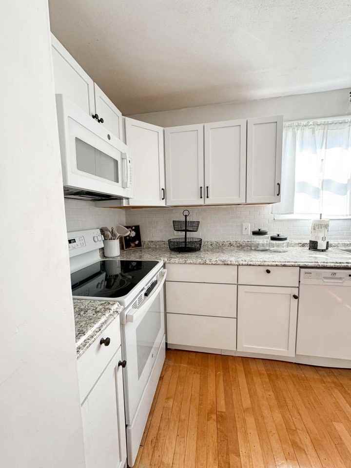 53 Thompson St - Photo 6 of 27