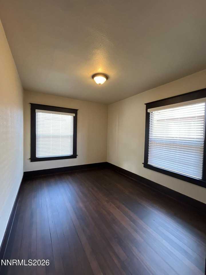 1561 G St - Photo 5 of 14