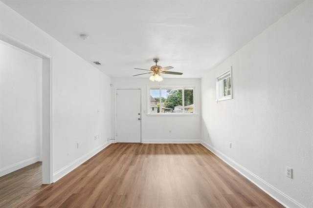 512 Arnold Ave - Photo 3 of 17