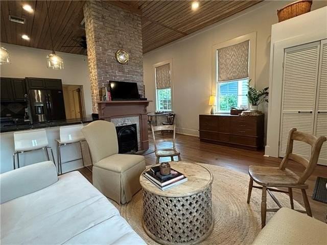 7713 Zimpel St - Photo 3 of 21