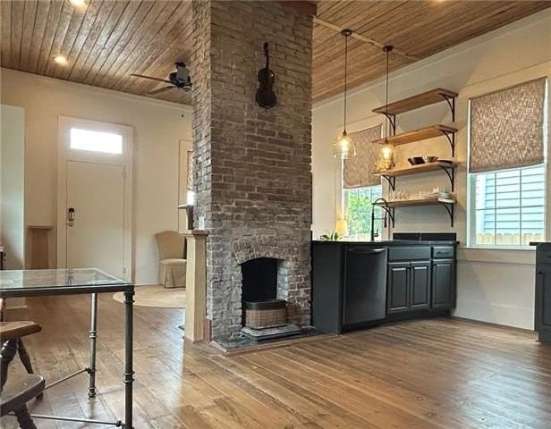 7713 Zimpel St - Photo 4 of 21