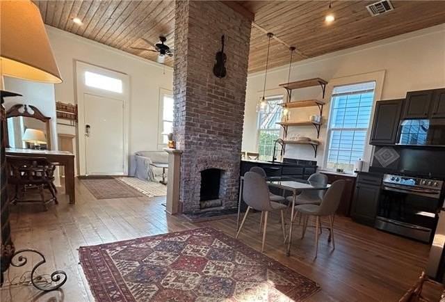 7713 Zimpel St - Photo 5 of 21