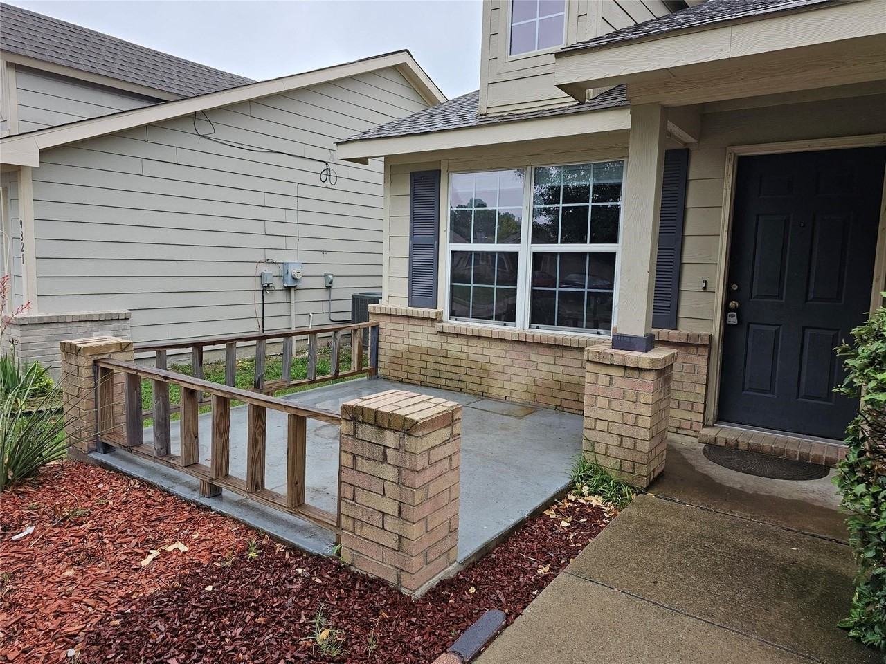 9825 George Washington Dr - Photo 2 of 18