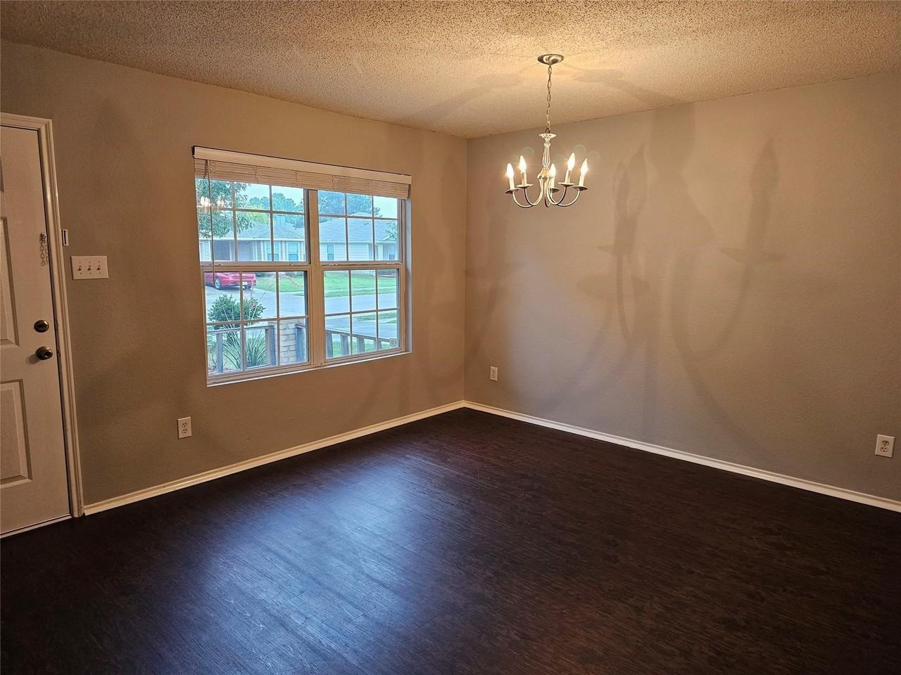 9825 George Washington Dr - Photo 3 of 18