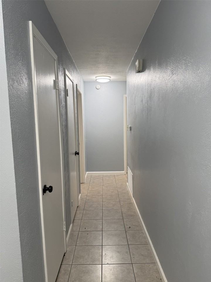 940 W State Highway 243 - Photo 4 of 22