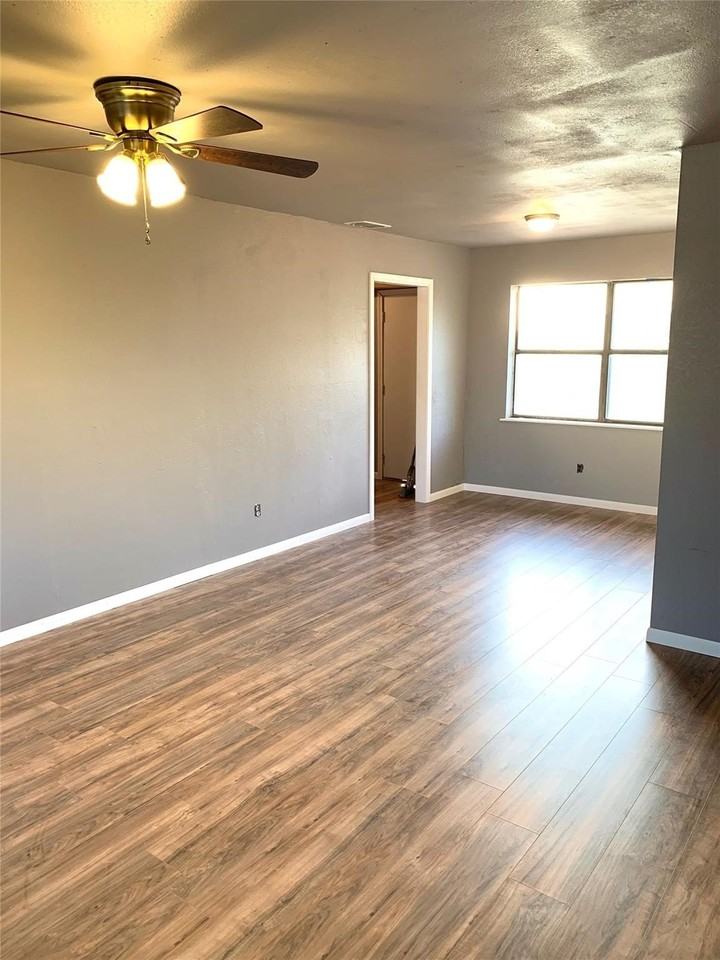 4 Carson Cir - Photo 3 of 12