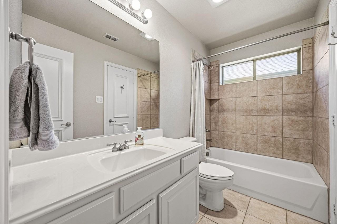 4750 Haverford Dr - Photo 7 of 26