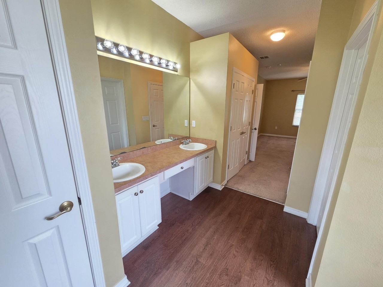 7270 Mossy Oaks Dr - Photo 7 of 20