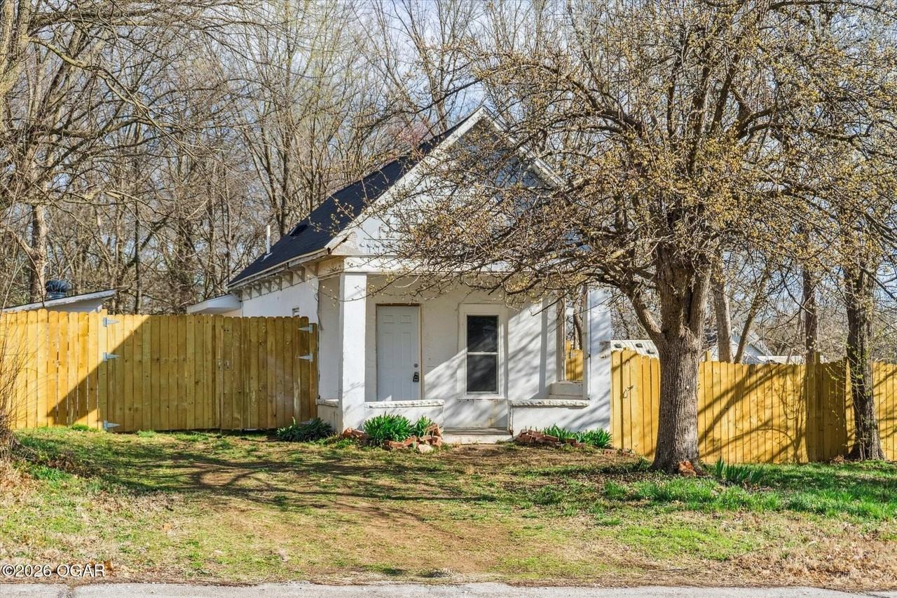 703 Joplin St - Photo 3 of 25