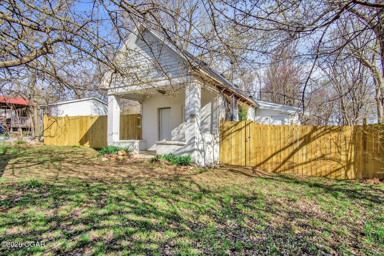 703 Joplin St - Photo 4 of 25