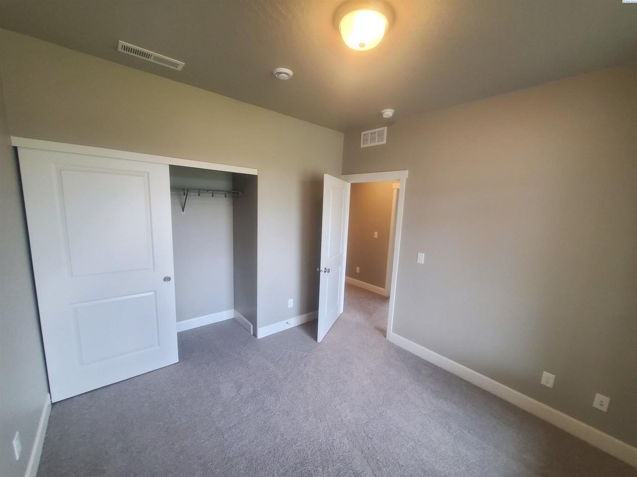 8779 W Metaline Ave - Photo 5 of 21