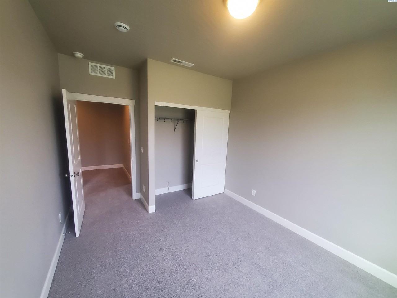 8779 W Metaline Ave - Photo 7 of 21