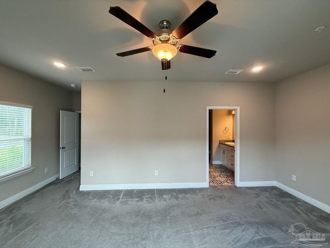 9801 Nature Creek Blvd - Photo 7 of 20