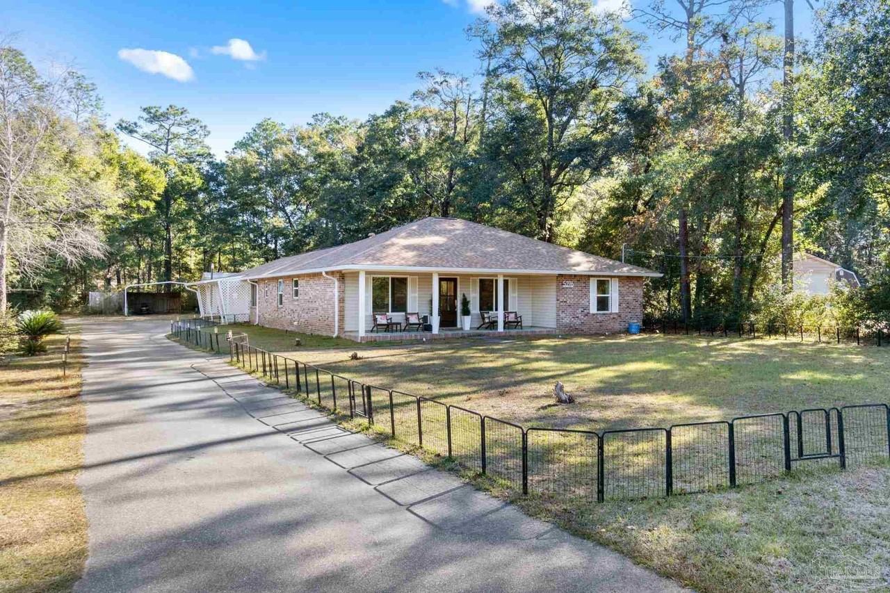 5276 Springdale Dr - Photo 3 of 45