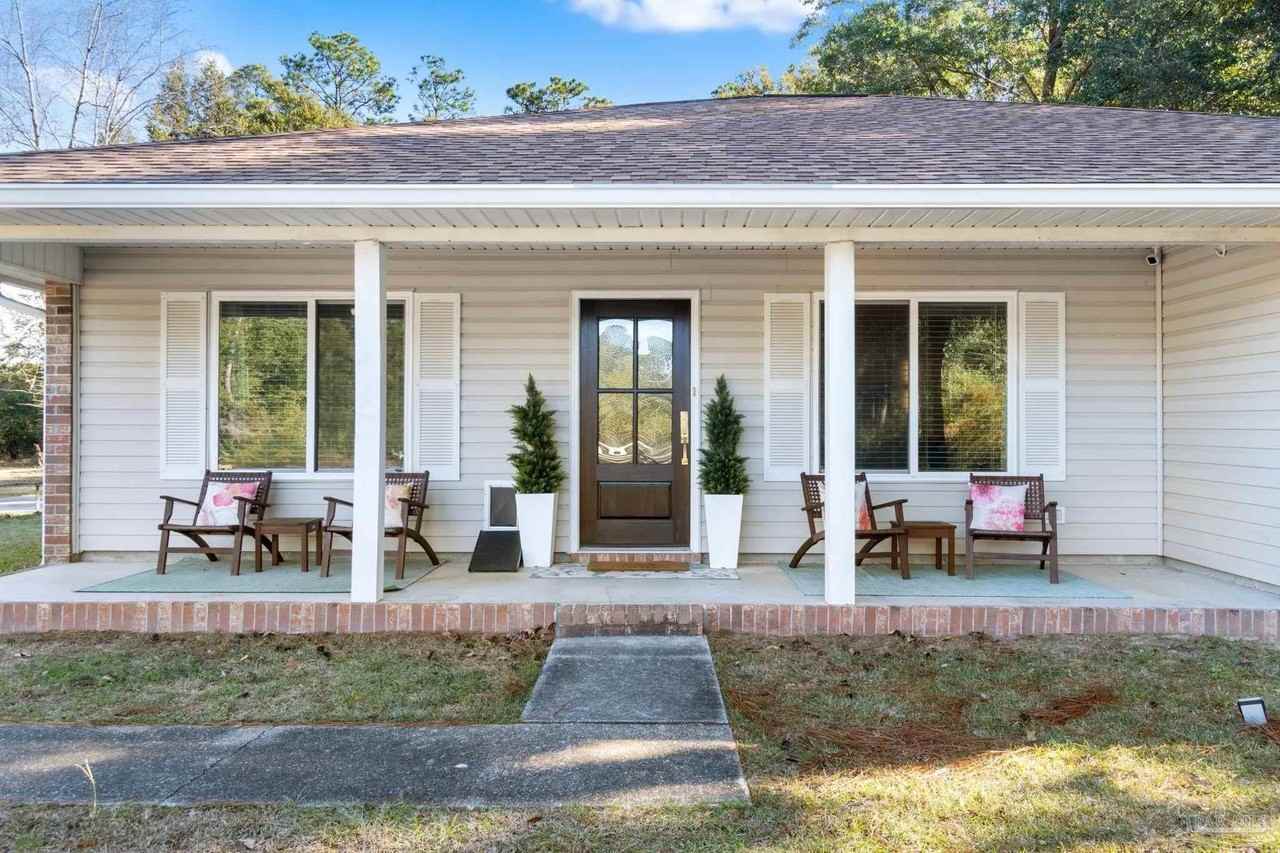 5276 Springdale Dr - Photo 4 of 45