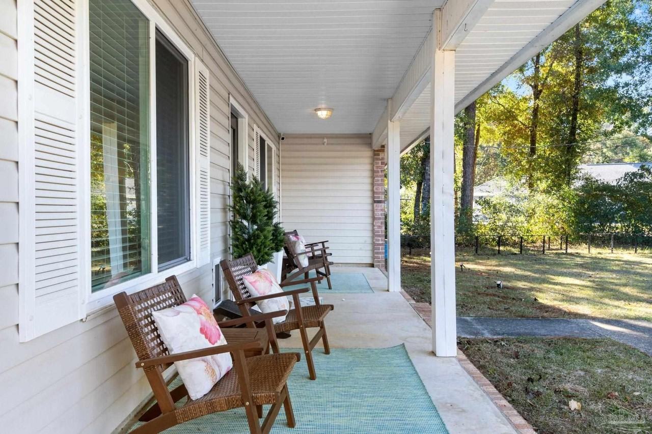 5276 Springdale Dr - Photo 5 of 45