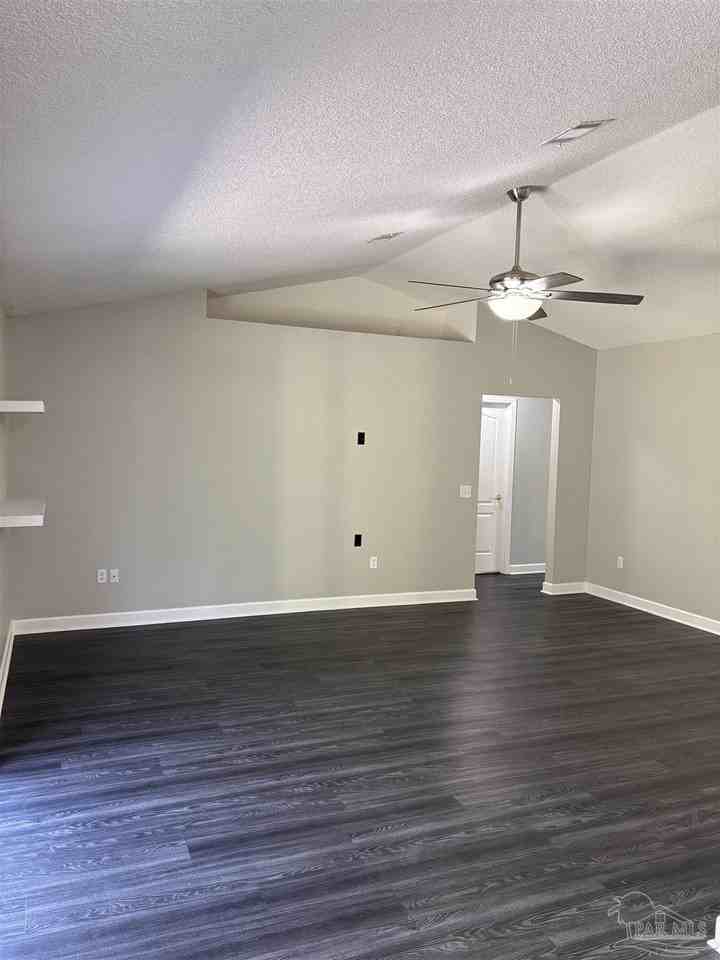 1068 Joaquin Rd - Photo 4 of 24