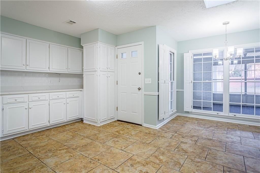 5004 22nd Ave - Photo 4 of 17