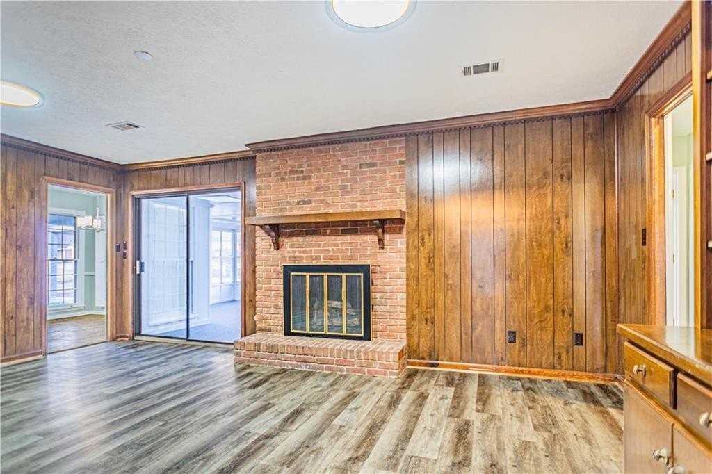 5004 22nd Ave - Photo 6 of 17