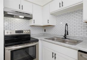featured image of 1446 40th Ave #4