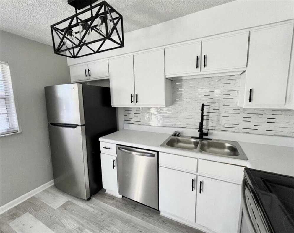 1446 40th Ave #4 - Photo 4 of 12