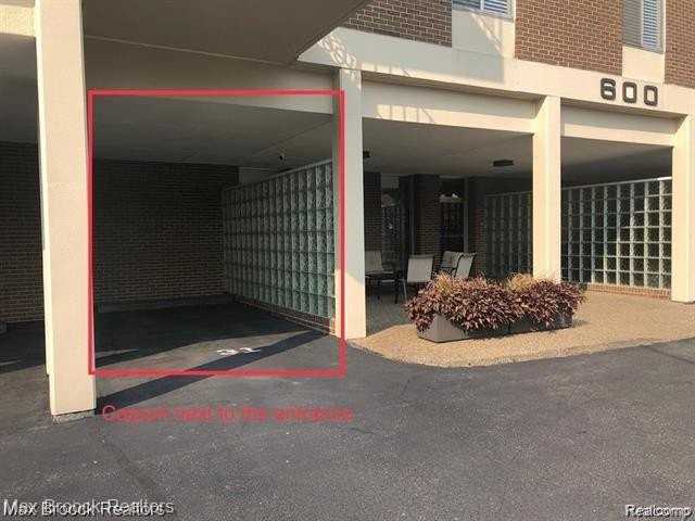 600 W Brown St #309 - Photo 3 of 38