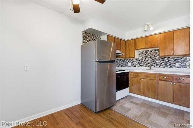 4840 Briarwood Ave #C2 - Photo 7 of 19