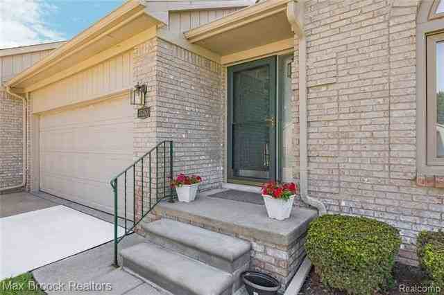 35263 Kings Forest Blvd - Photo 3 of 50