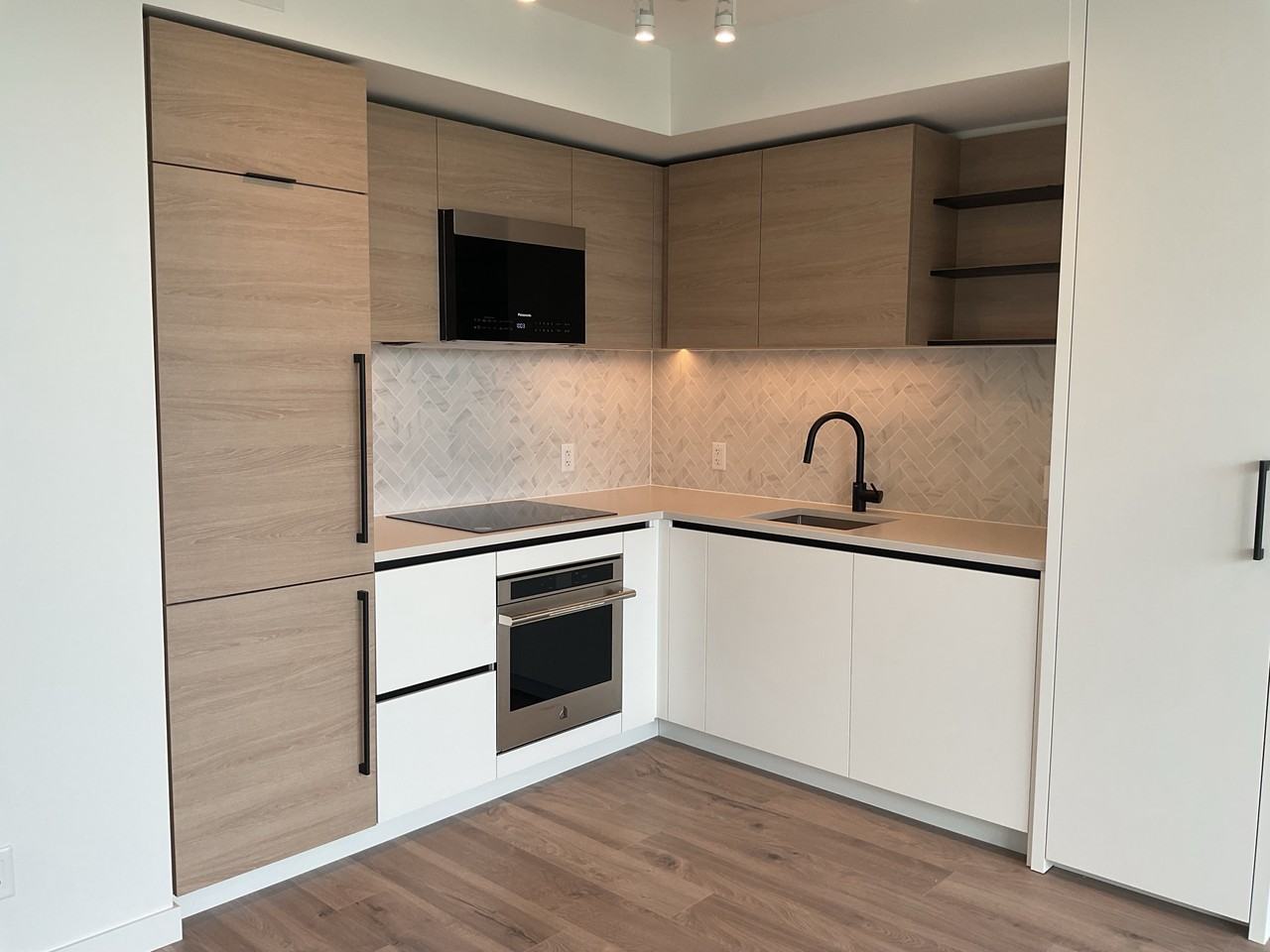 13428 105 Avenue - Photo 3 of 11
