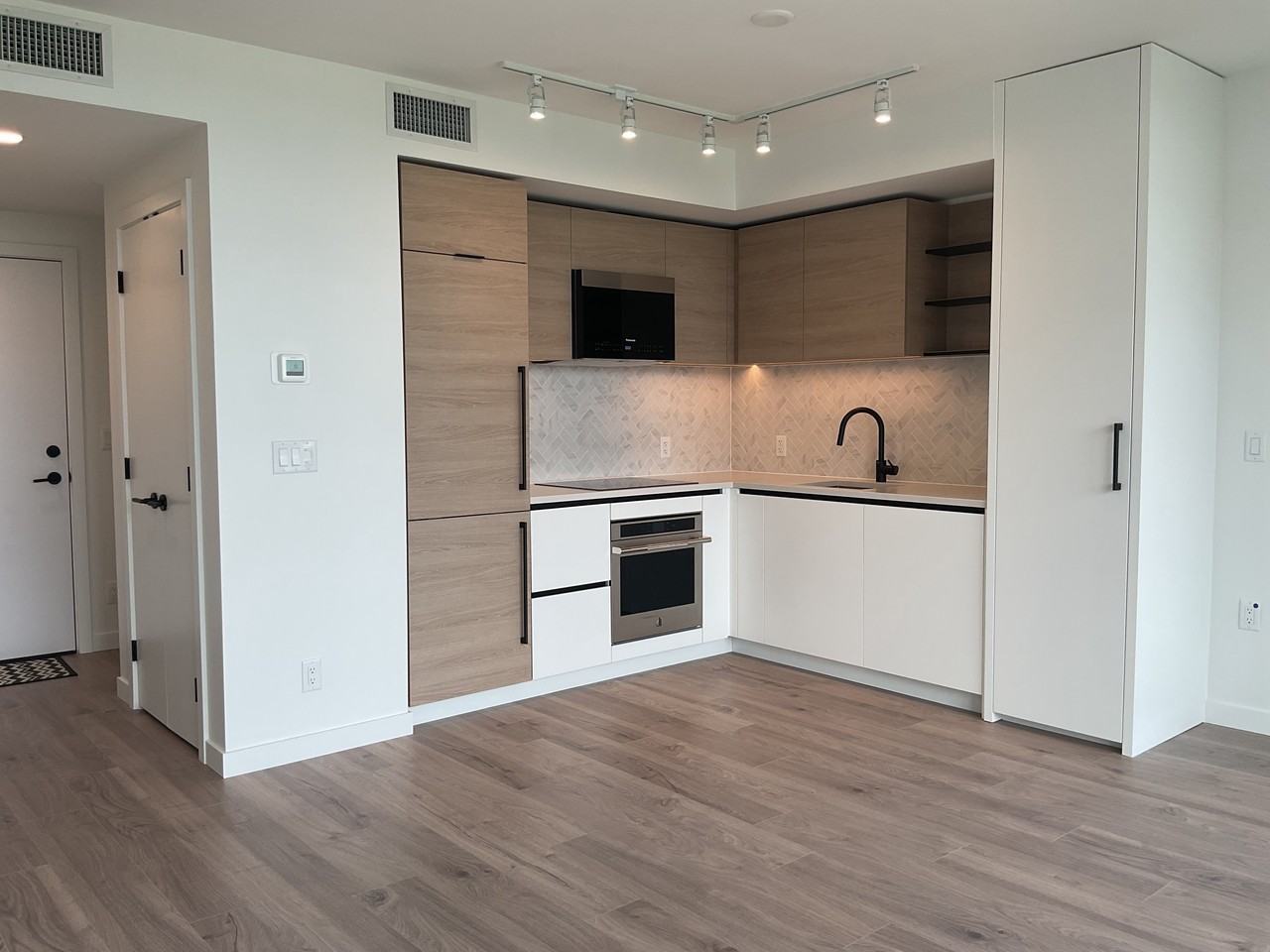 13428 105 Avenue - Photo 4 of 11