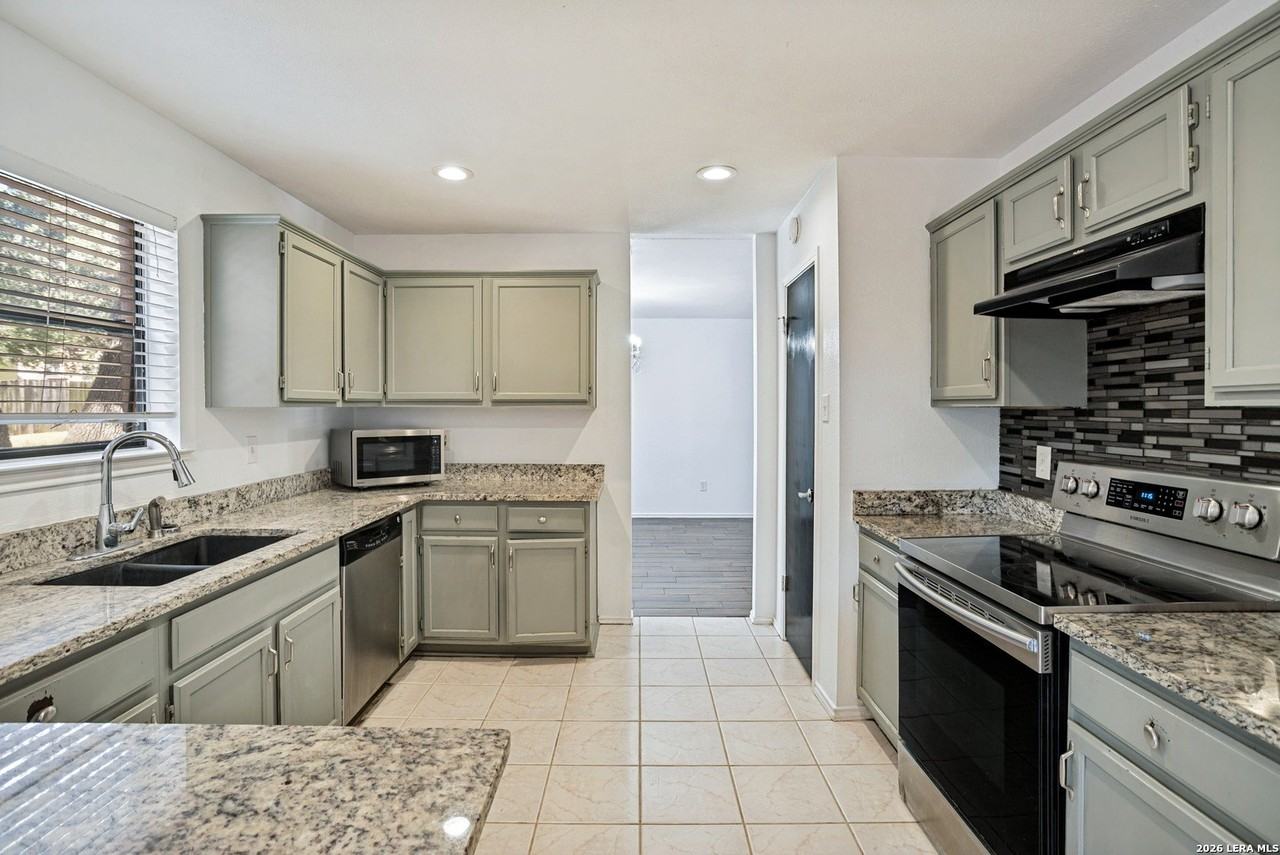 9142 Ridge Path - Photo 5 of 25