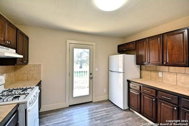 1401 Coco Ln #A - Photo 7 of 40