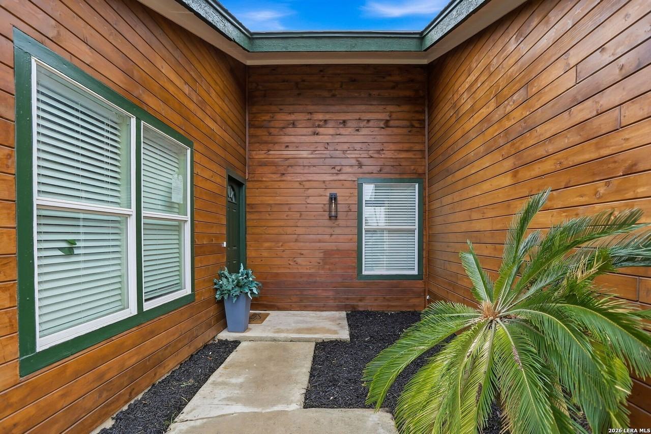 13403 Centerbrook - Photo 4 of 36
