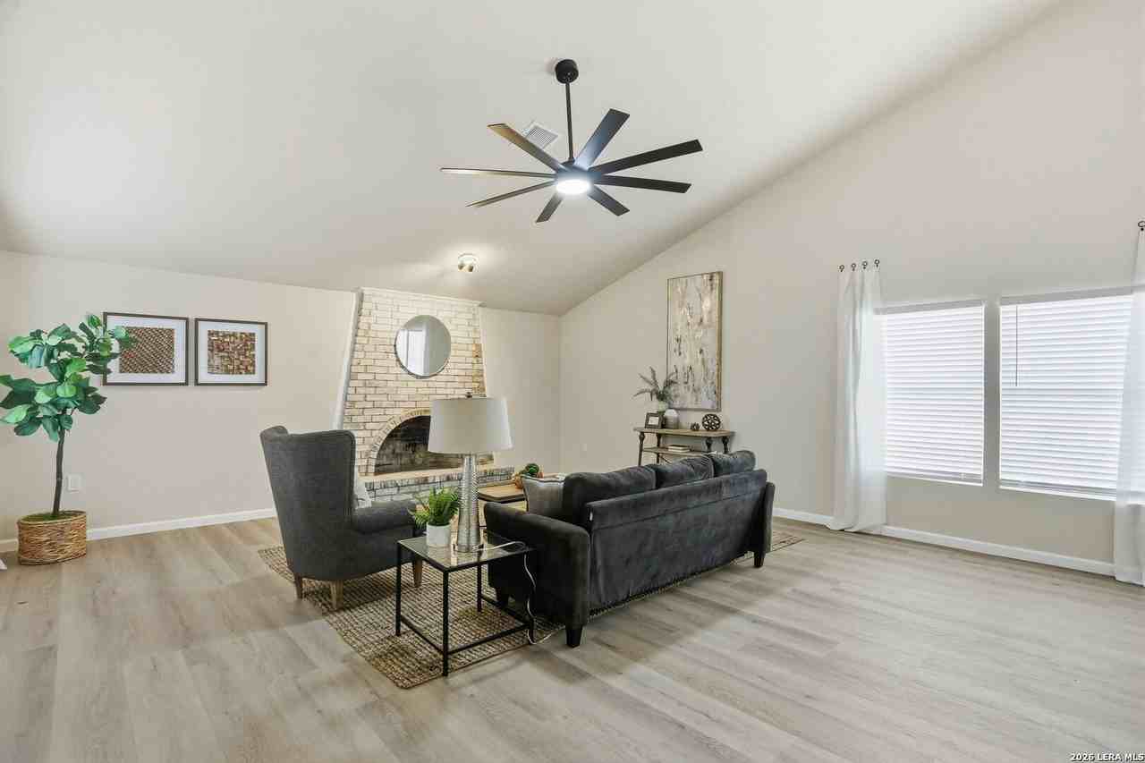 13403 Centerbrook - Photo 5 of 36
