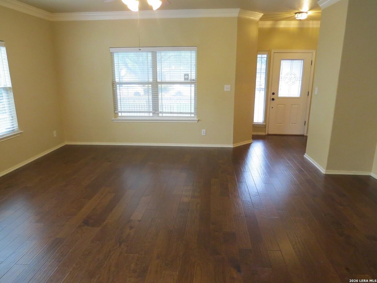 124 Brookview - Photo 4 of 23