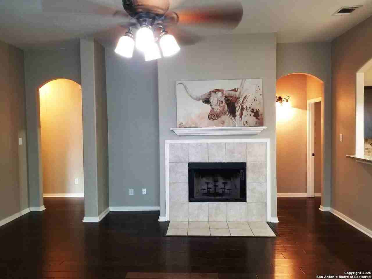533 Thoreau Trl - Photo 2 of 40