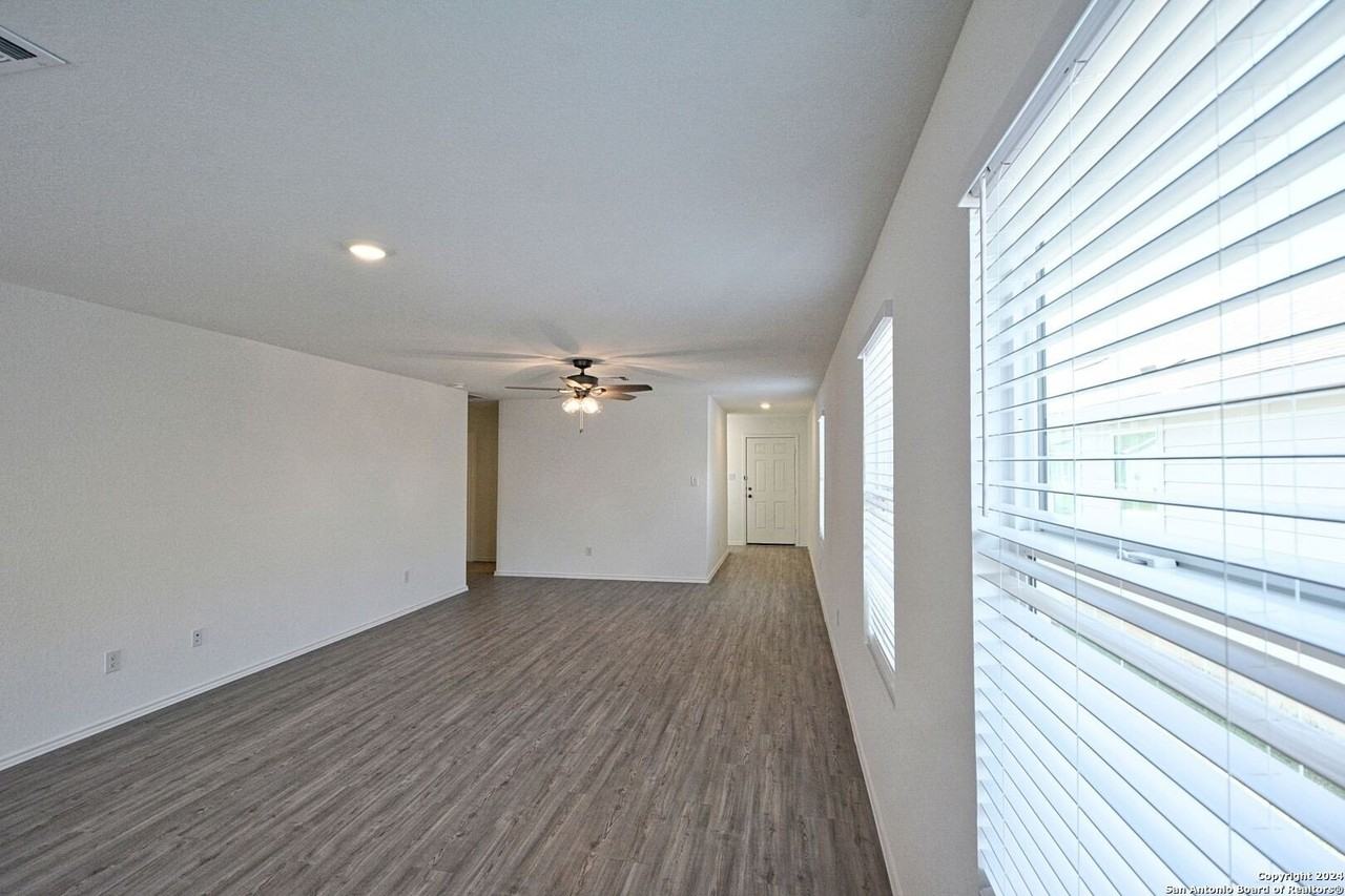 758 Tulsa Trl - Photo 6 of 32